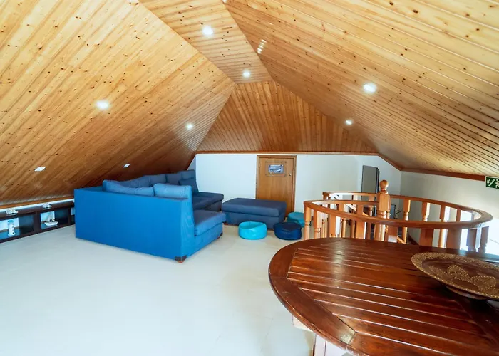 Neptune House Лориньян